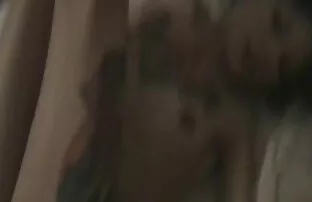 XXX sexy მედდა, Roberta Gemma რუბლს შეადგენს მისი ხოლო stroking cock მისი ხელთათმანები რუსი tassels.