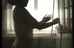 XXX მან მიჩვენა pussy ლესბო, მასაჟი ფული და შემდეგ sucks dick in a shipyard მიტოვებული.