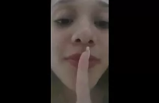 XXX კუნთმა შეარყია დაჭერა ძუძუს თავი caps